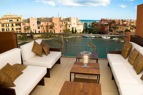 Spanje - Costa del Sol - Bankbeslag - Sotogrande jachthaven appartementen - uitzicht terras